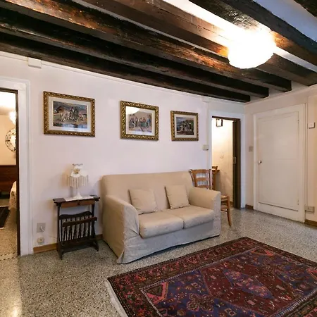 Elegant Venetian Apartment Venice